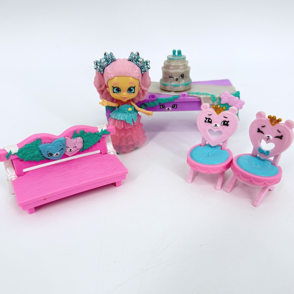 Shopkins Happy Places Royal Trends Wedding Celebration Doll Accessories